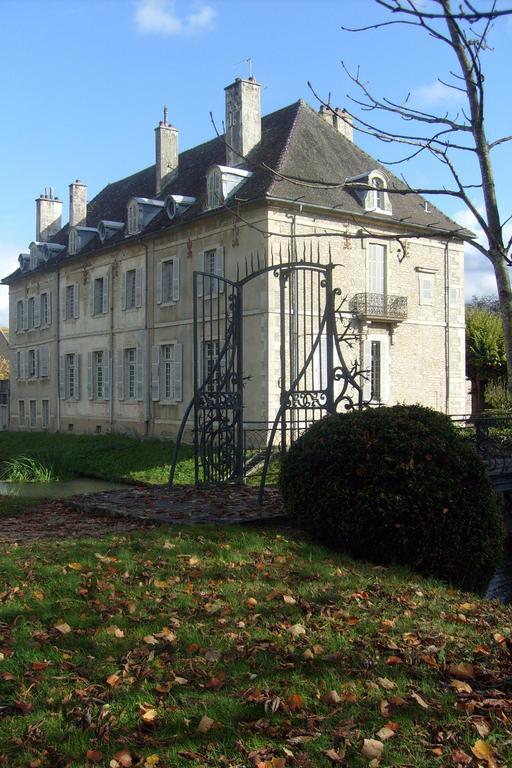 Château De Serrigny Ladoix-Serrigny Buitenkant foto
